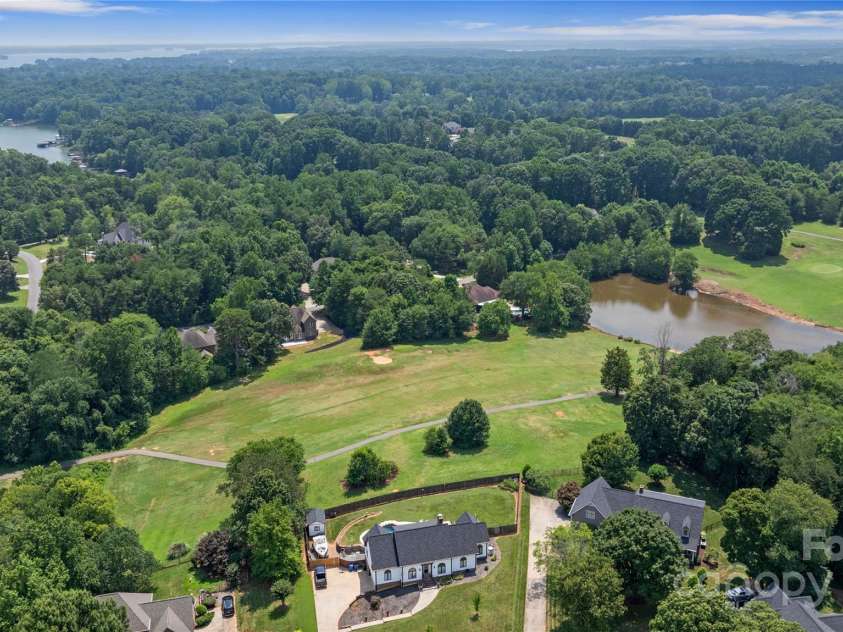 140 Pintail Run Lane, Mooresville, NC 28117.  MLS# CAR4280371, YatesRealty ID 25519. 