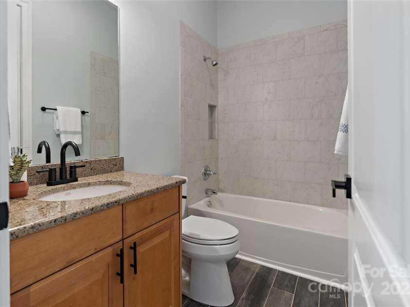 140 Pintail Run Lane, Mooresville, NC 28117.  MLS# CAR4280371, YatesRealty ID 25519. 