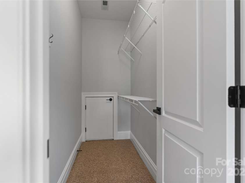 140 Pintail Run Lane, Mooresville, NC 28117.  MLS# CAR4280371, YatesRealty ID 25519. 