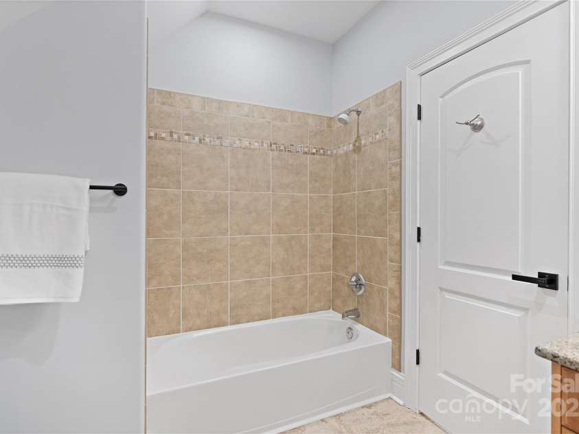 140 Pintail Run Lane, Mooresville, NC 28117.  MLS# CAR4280371, YatesRealty ID 25519. 