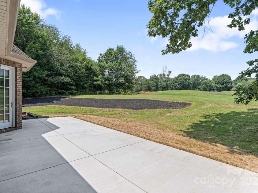 140 Pintail Run Lane, Mooresville, NC 28117.  MLS# CAR4280371, YatesRealty ID 25519. 