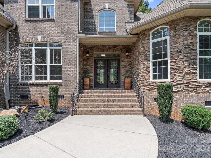 140 Pintail Run Lane, Mooresville, NC 28117.  MLS# CAR4280371, YatesRealty ID 25519. 