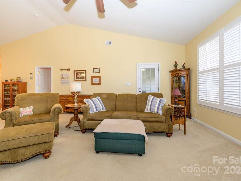 4642 Willow Glen Road, Harrisburg, NC 28075.  MLS# CAR4224090, YatesRealty ID 2552. 