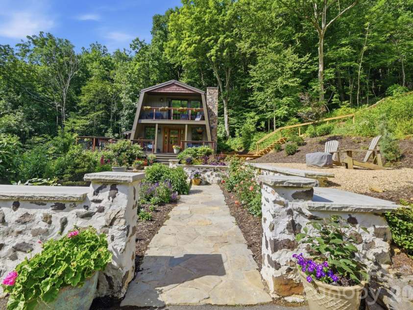 635/634 Little Horse Creek, Newland, NC 28657.  MLS# CAR4385461, YatesRealty ID 25520. 