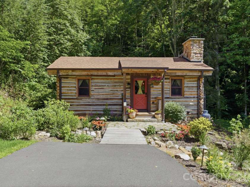 635/634 Little Horse Creek, Newland, NC 28657.  MLS# CAR4385461, YatesRealty ID 25520. 