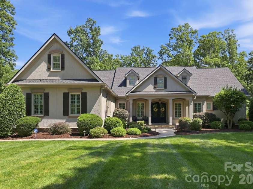 11710 Egrets Point Drive, Charlotte, NC 28278.  MLS# CAR4384721, YatesRealty ID 25521. 