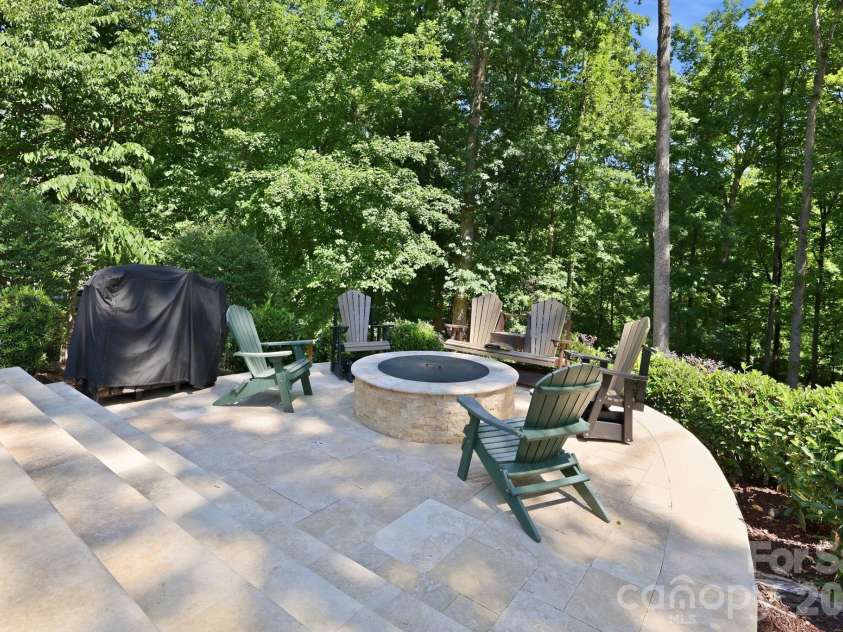 11710 Egrets Point Drive, Charlotte, NC 28278.  MLS# CAR4384721, YatesRealty ID 25521. 