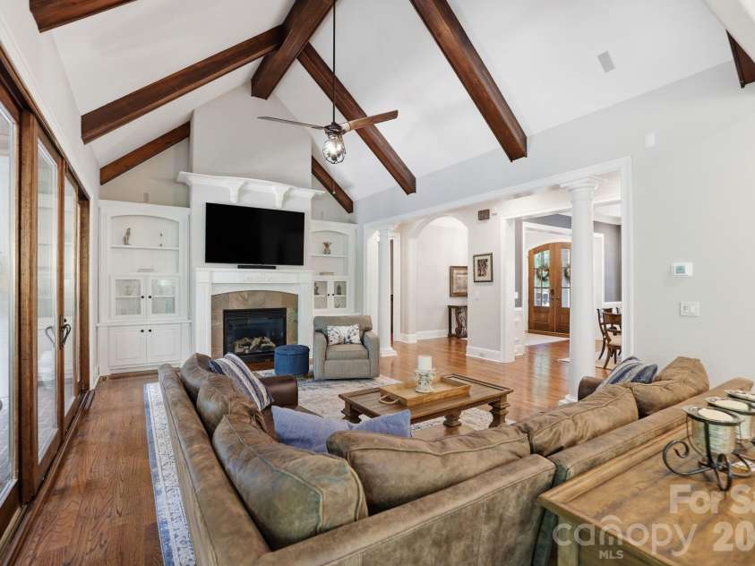 11710 Egrets Point Drive, Charlotte, NC 28278.  MLS# CAR4384721, YatesRealty ID 25521. 
