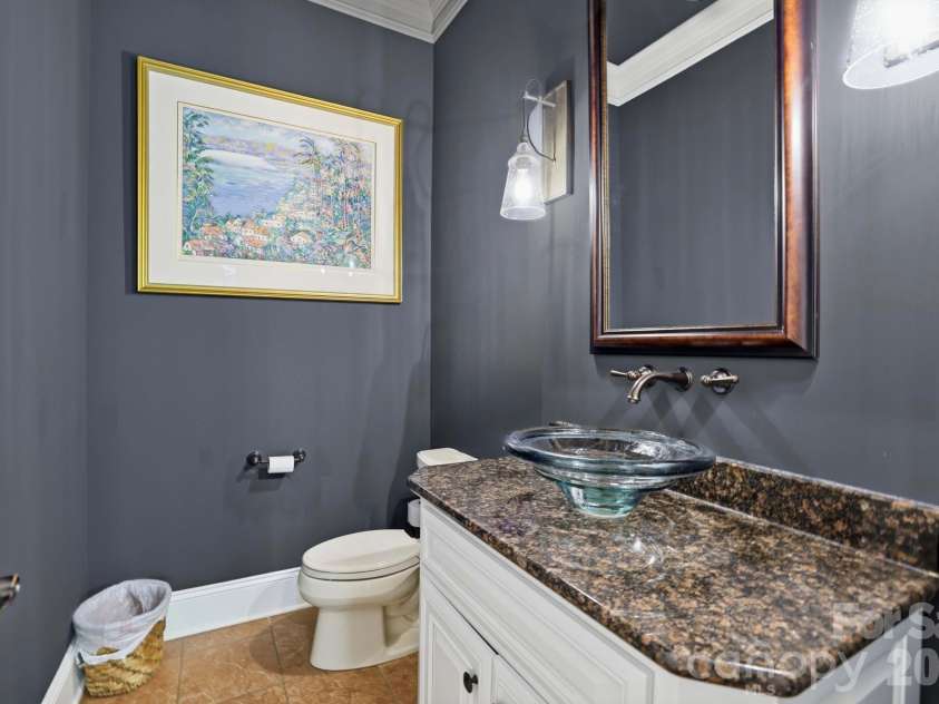 11710 Egrets Point Drive, Charlotte, NC 28278.  MLS# CAR4384721, YatesRealty ID 25521. 