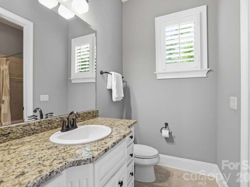 11710 Egrets Point Drive, Charlotte, NC 28278.  MLS# CAR4384721, YatesRealty ID 25521. 