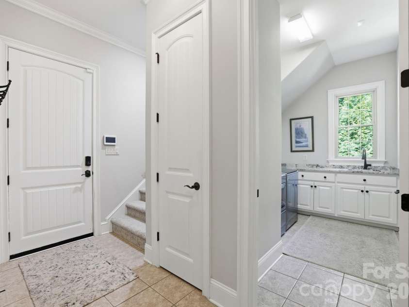 11710 Egrets Point Drive, Charlotte, NC 28278.  MLS# CAR4384721, YatesRealty ID 25521. 