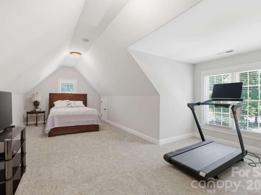 11710 Egrets Point Drive, Charlotte, NC 28278.  MLS# CAR4384721, YatesRealty ID 25521. 