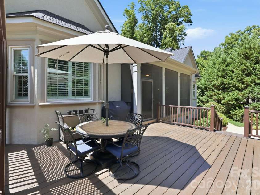 11710 Egrets Point Drive, Charlotte, NC 28278.  MLS# CAR4384721, YatesRealty ID 25521. 