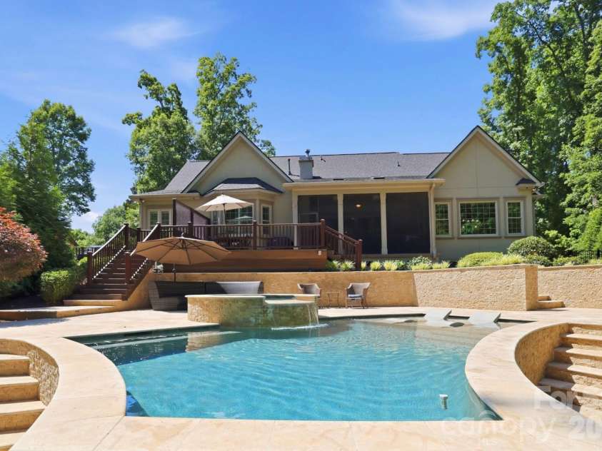 11710 Egrets Point Drive, Charlotte, NC 28278.  MLS# CAR4384721, YatesRealty ID 25521. 