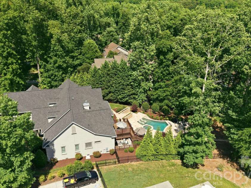 11710 Egrets Point Drive, Charlotte, NC 28278.  MLS# CAR4384721, YatesRealty ID 25521. 