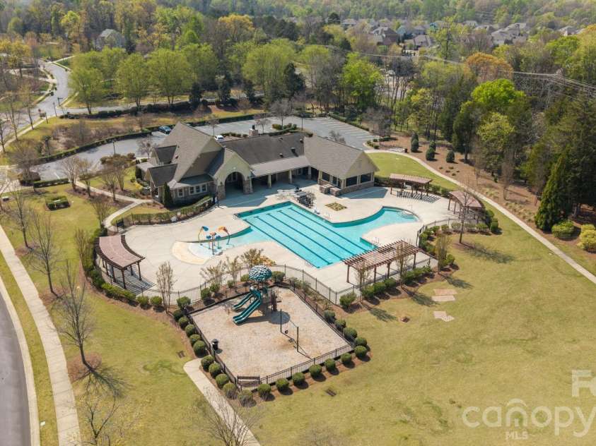 11710 Egrets Point Drive, Charlotte, NC 28278.  MLS# CAR4384721, YatesRealty ID 25521. 