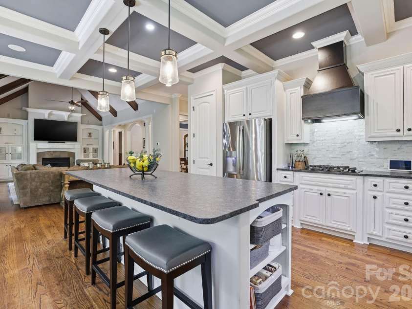 11710 Egrets Point Drive, Charlotte, NC 28278.  MLS# CAR4384721, YatesRealty ID 25521. 