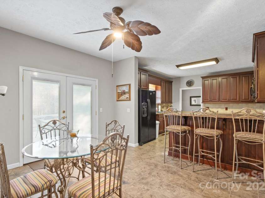 14124 Hiwassee Road, Huntersville, NC 28078.  MLS# CAR4240822, YatesRealty ID 25521. 