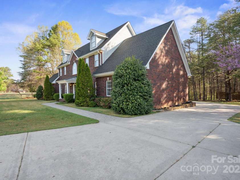 14124 Hiwassee Road, Huntersville, NC 28078.  MLS# CAR4240822, YatesRealty ID 25521. 