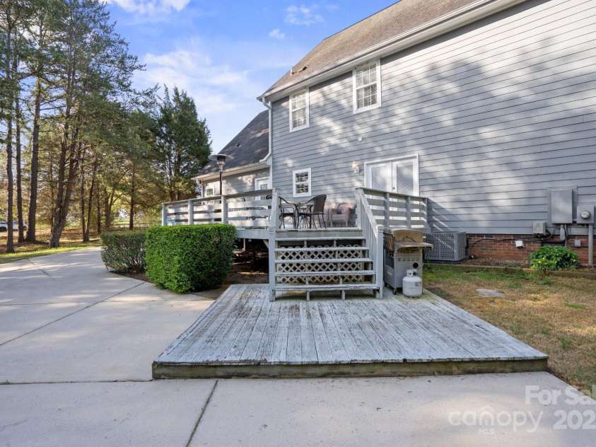 14124 Hiwassee Road, Huntersville, NC 28078.  MLS# CAR4240822, YatesRealty ID 25521. 