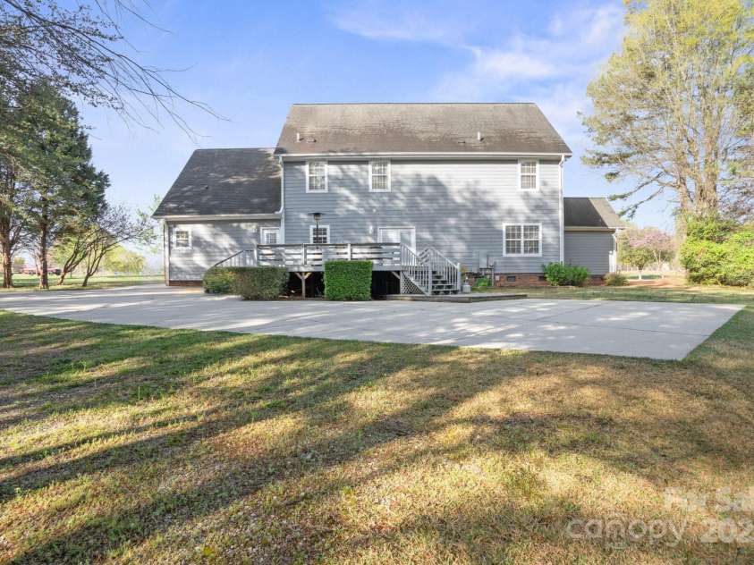 14124 Hiwassee Road, Huntersville, NC 28078.  MLS# CAR4240822, YatesRealty ID 25521. 