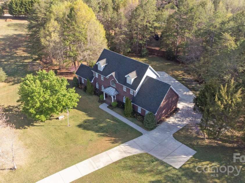 14124 Hiwassee Road, Huntersville, NC 28078.  MLS# CAR4240822, YatesRealty ID 25521. 