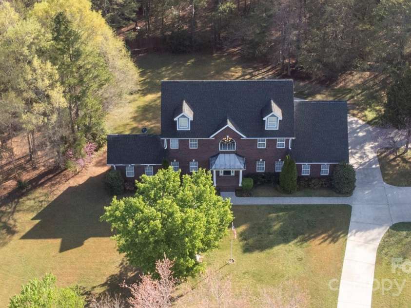 14124 Hiwassee Road, Huntersville, NC 28078.  MLS# CAR4240822, YatesRealty ID 25521. 
