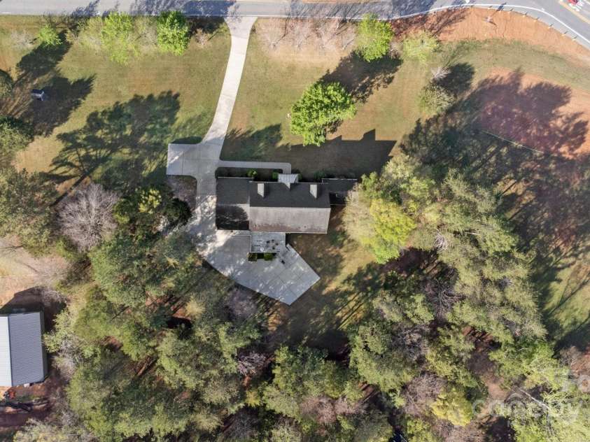 14124 Hiwassee Road, Huntersville, NC 28078.  MLS# CAR4240822, YatesRealty ID 25521. 