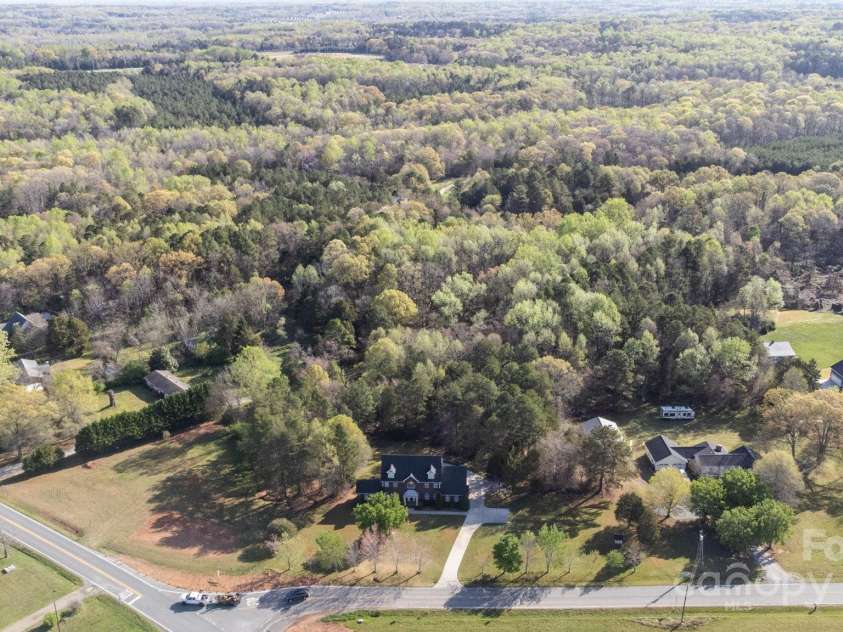 14124 Hiwassee Road, Huntersville, NC 28078.  MLS# CAR4240822, YatesRealty ID 25521. 