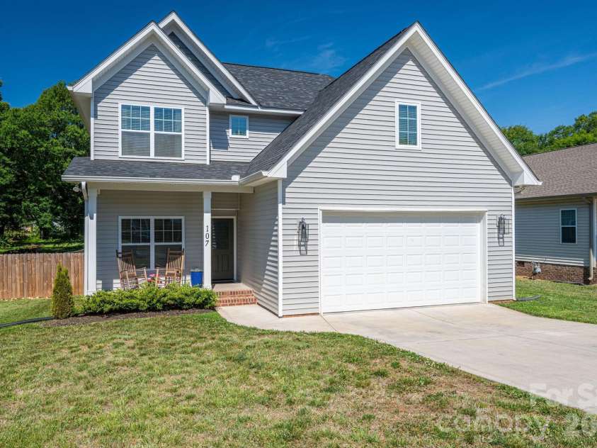 107 Hillcrest Street, Shelby, NC 28152.  MLS# CAR4378081, YatesRealty ID 25522. 
