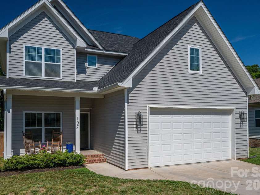 107 Hillcrest Street, Shelby, NC 28152.  MLS# CAR4378081, YatesRealty ID 25522. 