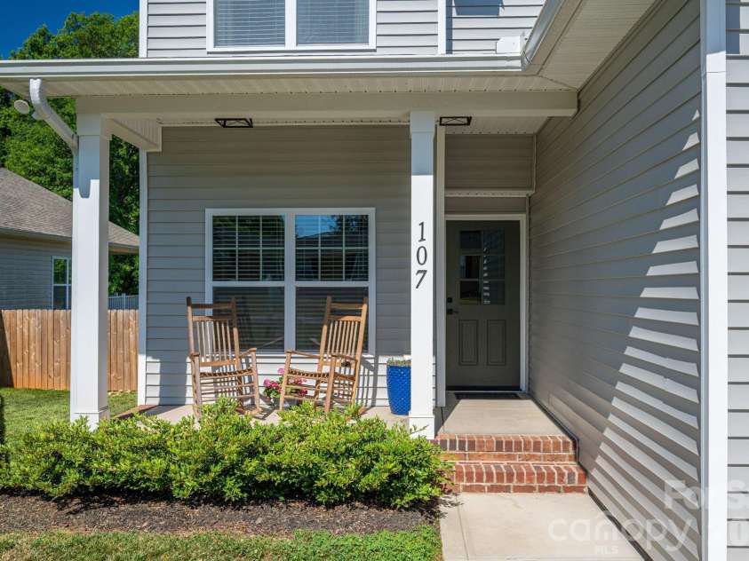 107 Hillcrest Street, Shelby, NC 28152.  MLS# CAR4378081, YatesRealty ID 25522. 