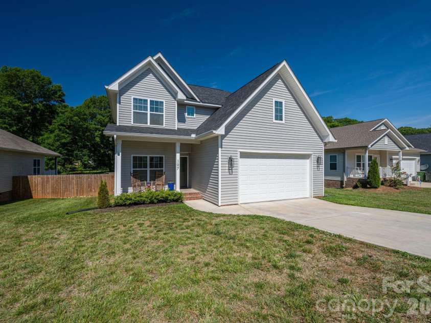 107 Hillcrest Street, Shelby, NC 28152.  MLS# CAR4378081, YatesRealty ID 25522. 
