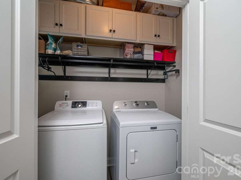 107 Hillcrest Street, Shelby, NC 28152.  MLS# CAR4378081, YatesRealty ID 25522. Laundry on main