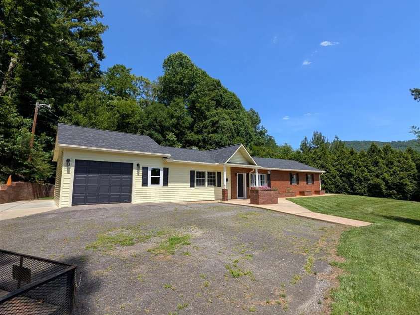 945 Summers Road, Valdese, NC 28690.  MLS# CAR4362217, YatesRealty ID 25523. 
