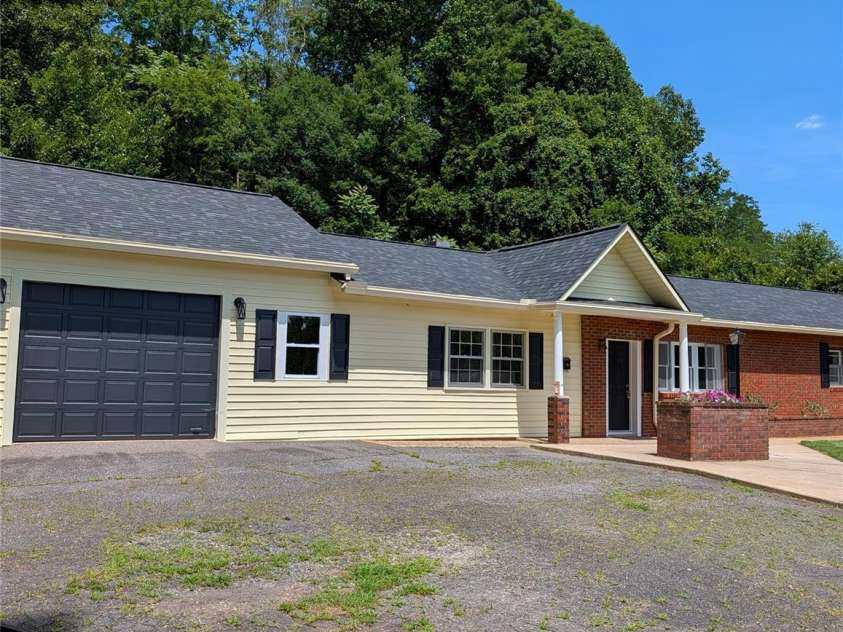 945 Summers Road, Valdese, NC 28690.  MLS# CAR4362217, YatesRealty ID 25523. 
