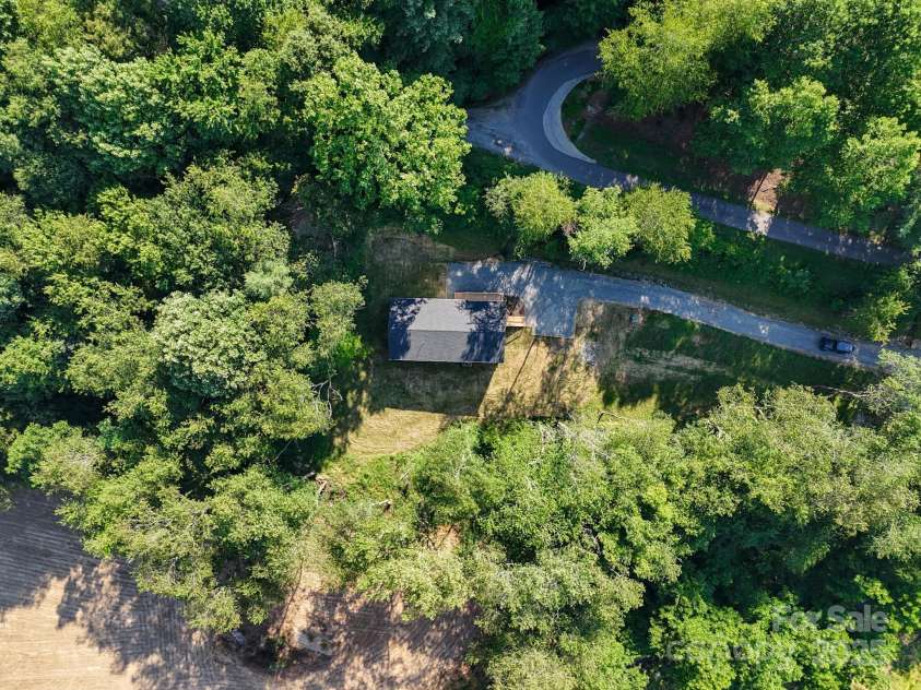 131 Acorn Lane, Waynesville, NC 28785.  MLS# CAR4269994, YatesRealty ID 25524. 