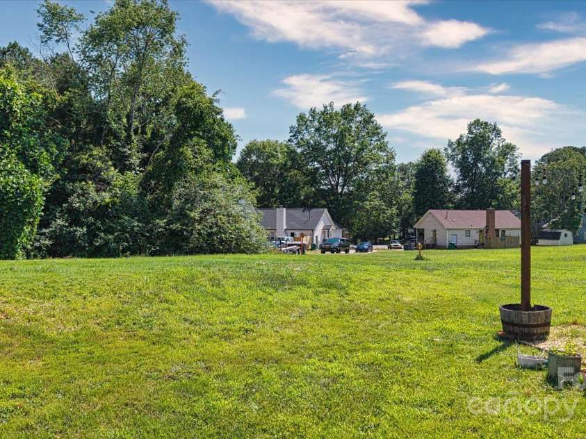 1628 Fitchburg Court, Charlotte, NC 28214.  MLS# CAR4276225, YatesRealty ID 25525. 