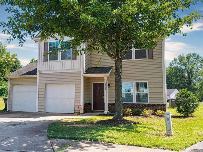 1628 Fitchburg Court, Charlotte, NC 28214.  MLS# CAR4276225, YatesRealty ID 25525. Your New Home Awaits You!
