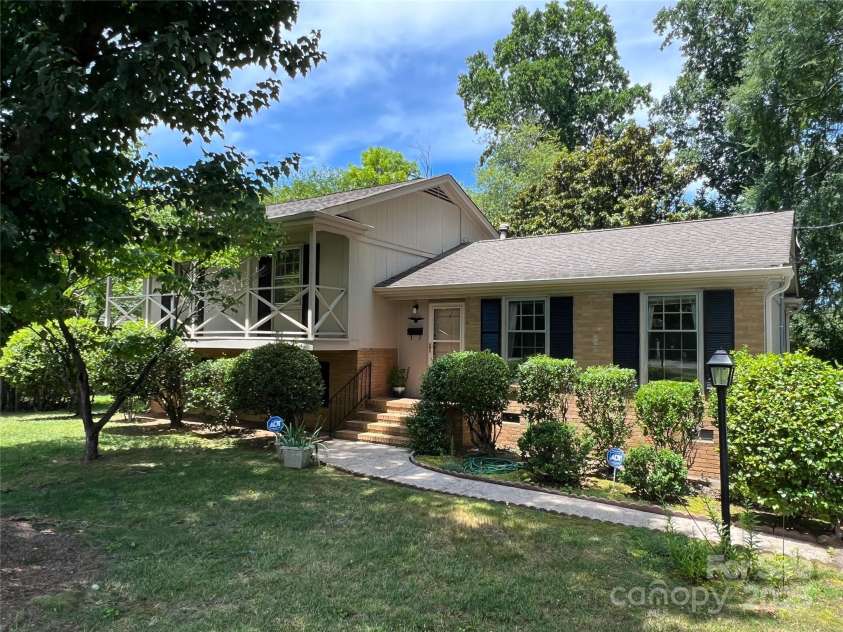 5938 Sharon Road, Charlotte, NC 28210.  MLS# CAR4279719, YatesRealty ID 25526. 