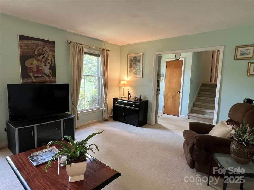 5938 Sharon Road, Charlotte, NC 28210.  MLS# CAR4279719, YatesRealty ID 25526. 