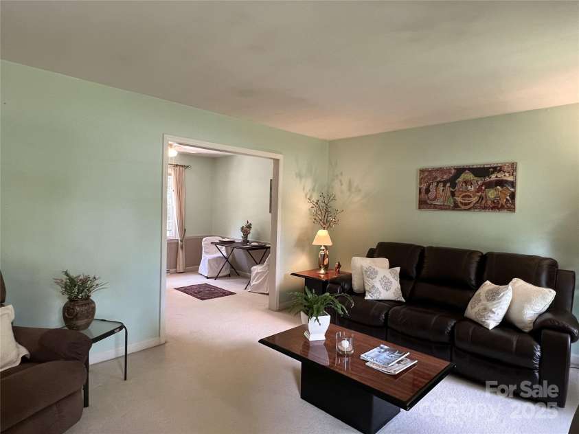 5938 Sharon Road, Charlotte, NC 28210.  MLS# CAR4279719, YatesRealty ID 25526. 