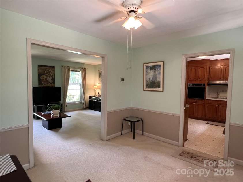 5938 Sharon Road, Charlotte, NC 28210.  MLS# CAR4279719, YatesRealty ID 25526. 