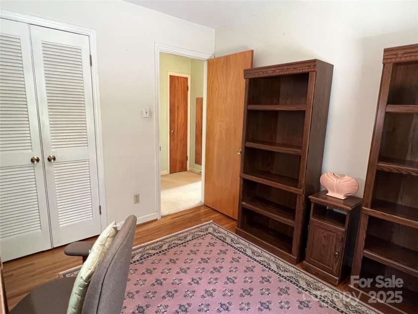 5938 Sharon Road, Charlotte, NC 28210.  MLS# CAR4279719, YatesRealty ID 25526. 