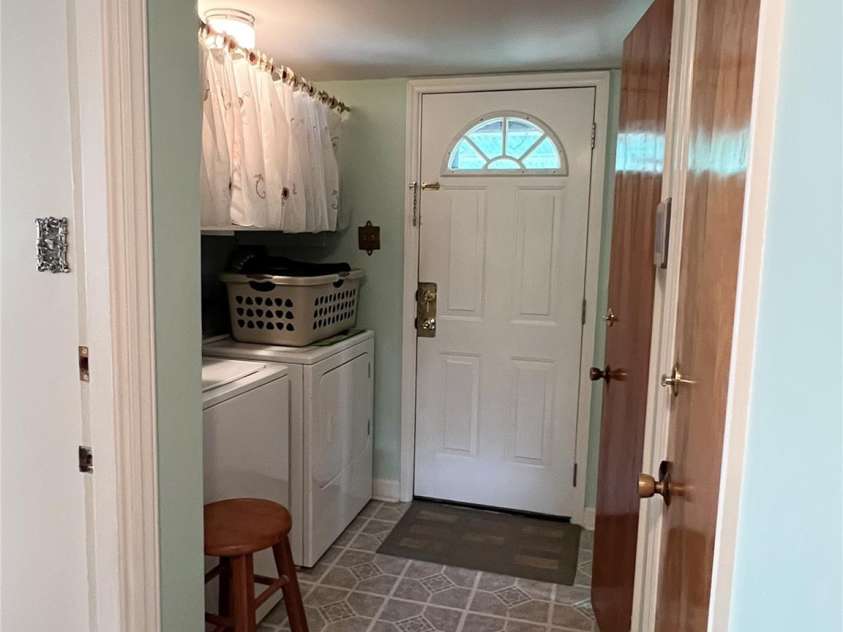 5938 Sharon Road, Charlotte, NC 28210.  MLS# CAR4279719, YatesRealty ID 25526. 
