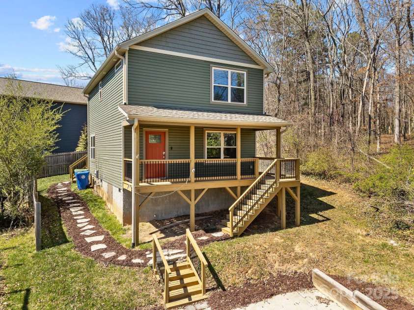 10 Hi Alta Avenue, Asheville, NC 28806.  MLS# CAR4237535, YatesRealty ID 25528. 