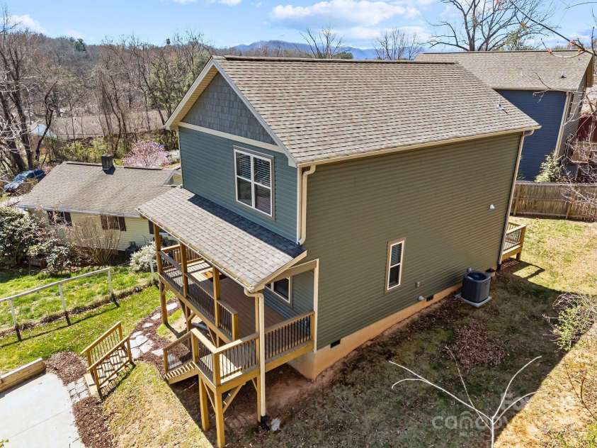 10 Hi Alta Avenue, Asheville, NC 28806.  MLS# CAR4237535, YatesRealty ID 25528. 