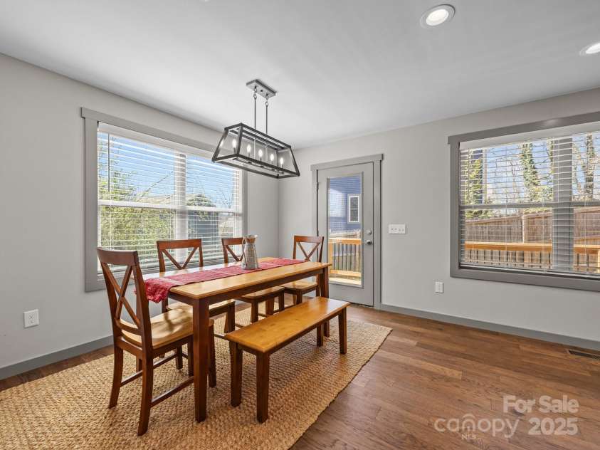 10 Hi Alta Avenue, Asheville, NC 28806.  MLS# CAR4237535, YatesRealty ID 25528. 