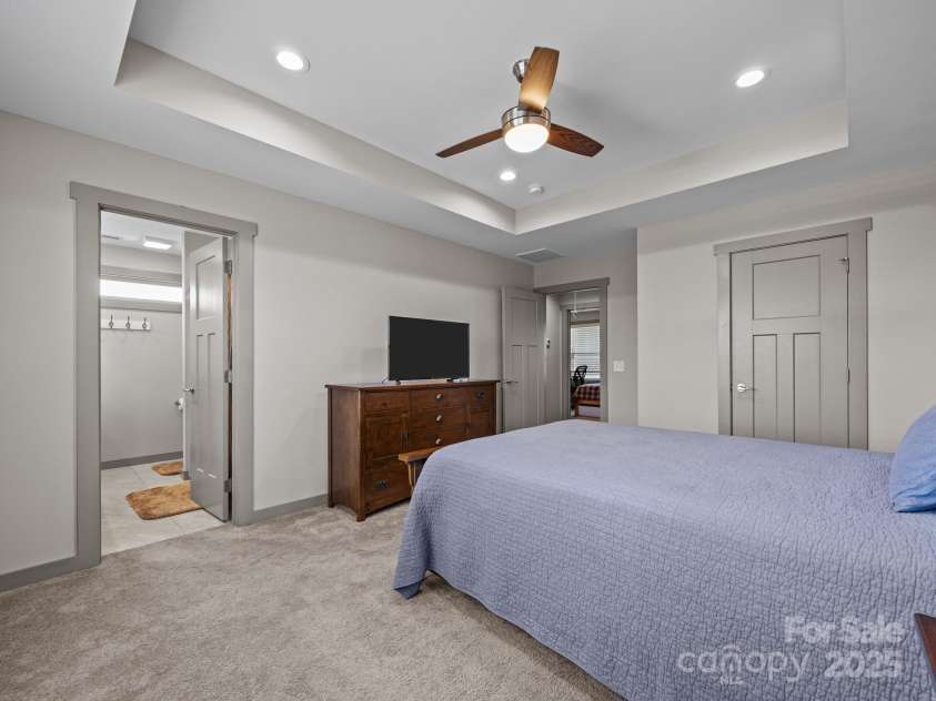 10 Hi Alta Avenue, Asheville, NC 28806.  MLS# CAR4237535, YatesRealty ID 25528. 