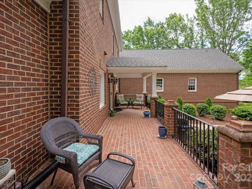 12048 Royal Portrush Drive, Charlotte, NC 28277.  MLS# CAR4254234, YatesRealty ID 25529. 